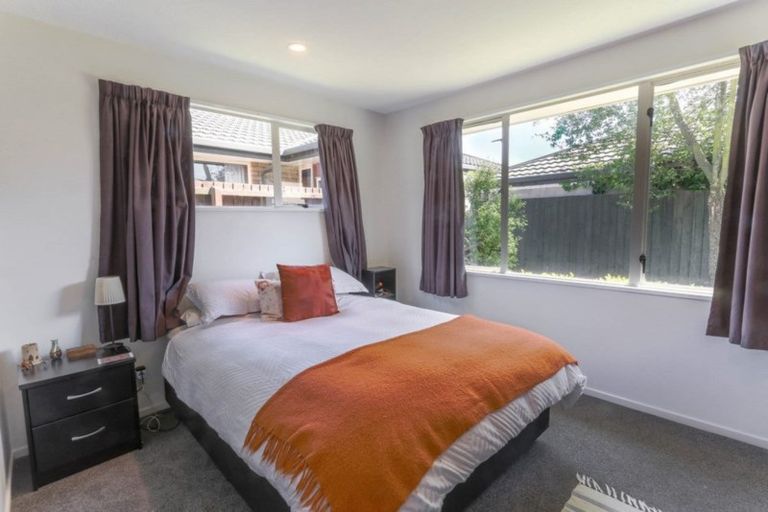 Photo of property in 4/2 Broadbent Street, Riccarton, Christchurch, 8041