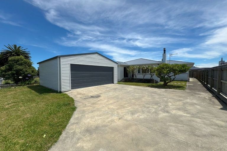 Photo of property in 9 Belvedere Crescent, Takaro, Palmerston North, 4412