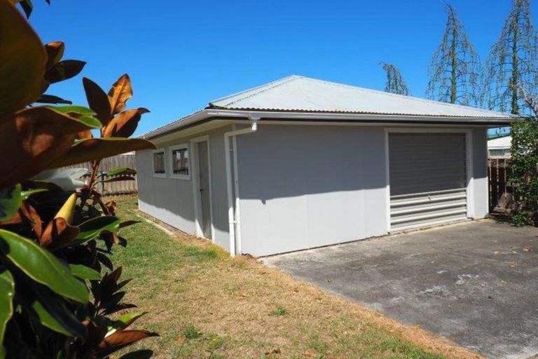Photo of property in 10 Aranui Avenue, Waitarere Beach, Levin, 5510