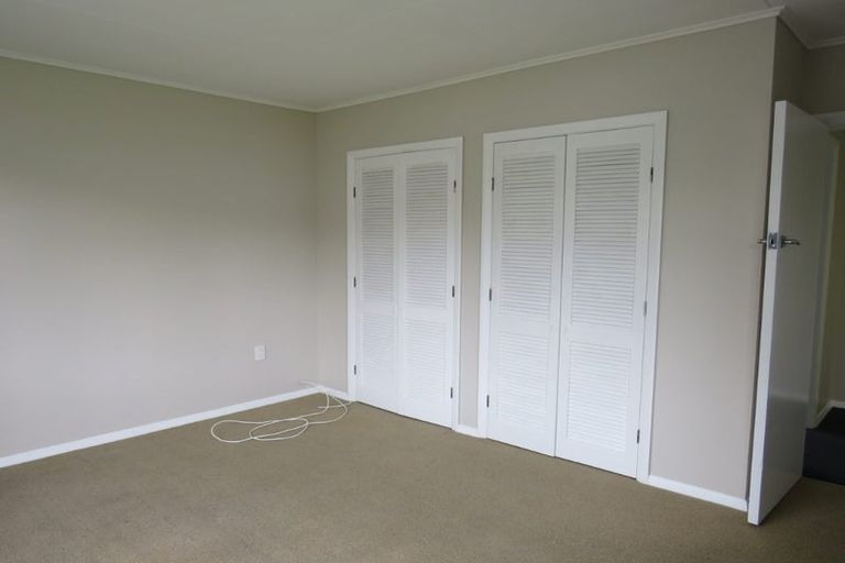 Photo of property in 27 York Place, Cannons Creek, Porirua, 5024