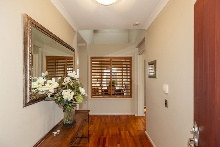 Photo of property in 8 Regent Drive, Paraparaumu Beach, Paraparaumu, 5032