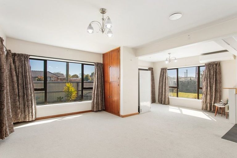 Photo of property in 34 Northcote Road, Northcote, Christchurch, 8052