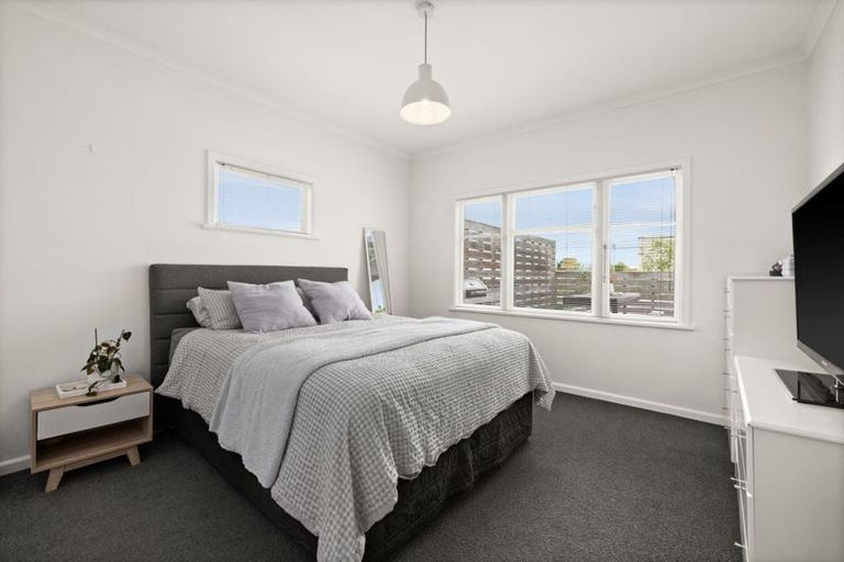 Photo of property in 47a Napier Road, Havelock North, 4130