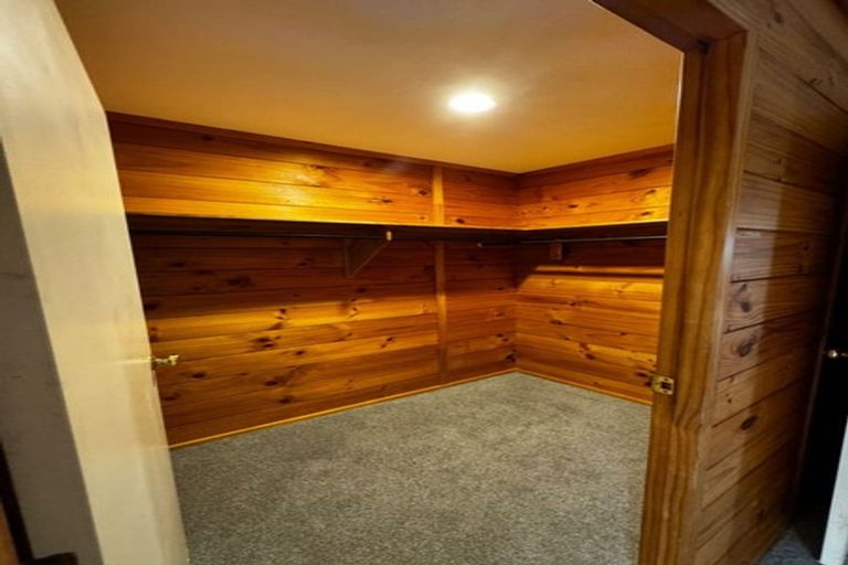 Photo of property in 1 Graham Collins Drive, Windsor Park, Auckland, 0632