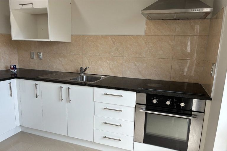 Photo of property in 4/3 Wallson Crescent, Wiri, Auckland, 2104