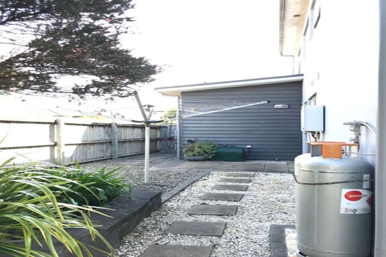 Photo of property in 11 Mana Lane, Pinehill, Auckland, 0632
