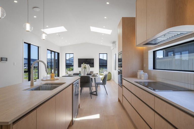 Photo of property in 25 Uatoto Road, Clarks Beach, 2122