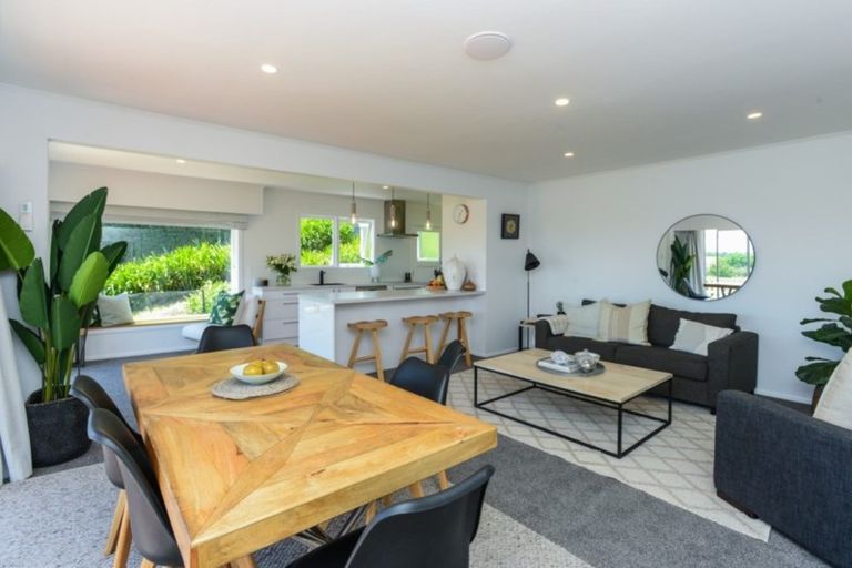 Photo of property in 11 Busby Hill, Havelock North, 4130