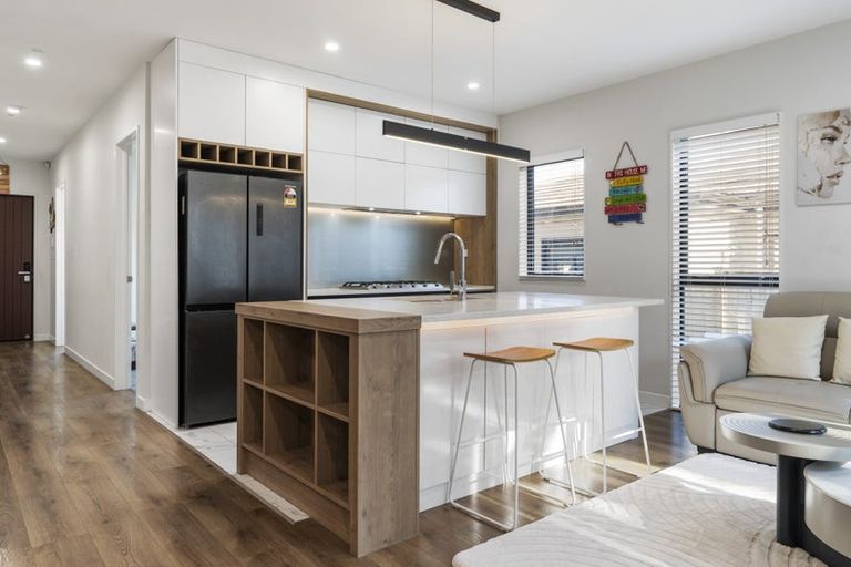 Photo of property in 33 Farranfore Road, Opaheke, Papakura, 2113