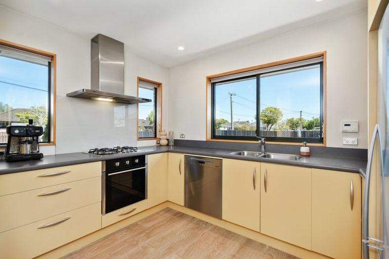 Photo of property in 11 Glenmore Avenue, Casebrook, Christchurch, 8051