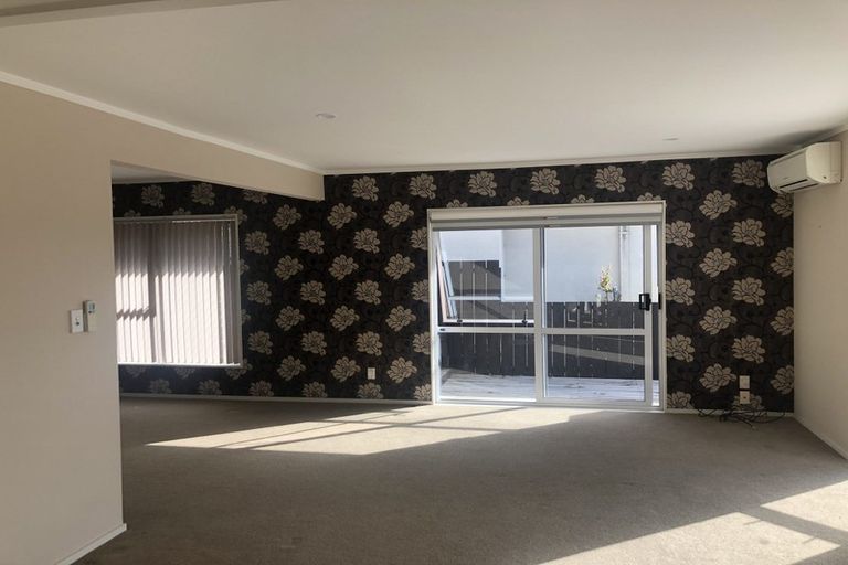 Photo of property in 1/14 Silkwood Grove, Totara Heights, Auckland, 2105