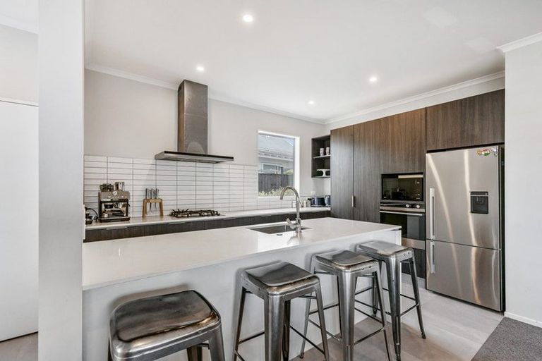 Photo of property in 4 Kuku Avenue, Red Beach, 0932