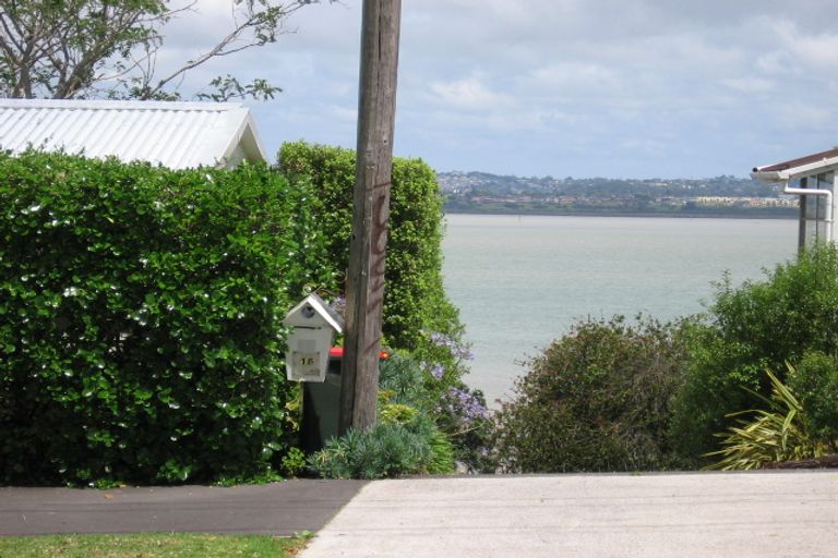 Photo of property in 16 Harbour View Road, Point Chevalier, Auckland, 1022