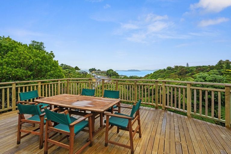 Photo of property in 93 Dowse Drive, Maungaraki, Lower Hutt, 5010