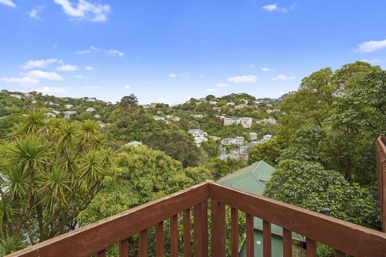 Photo of property in 142 Upland Road, Kelburn, Wellington, 6012