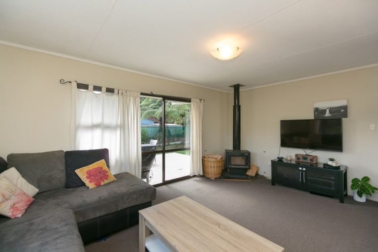 Photo of property in 77 Poplar Grove, Whalers Gate, New Plymouth, 4310