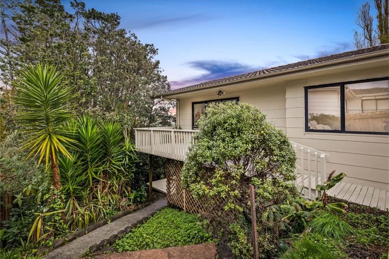 Photo of property in 3 Fernhaven Place, Massey, Auckland, 0614