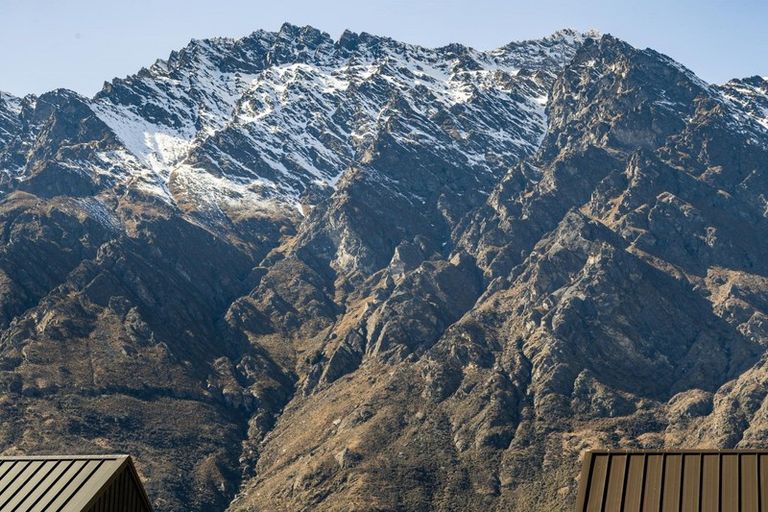 Photo of property in 3 Cunninghams Drive, Jacks Point, Queenstown, 9371