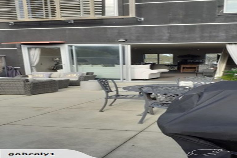 Photo of property in The Terraces, 10/9 Humber Street, Pandora, Napier, 4110