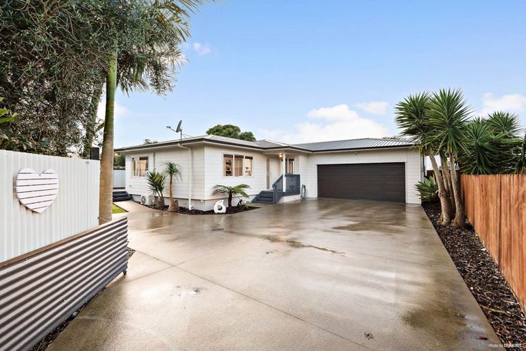 Photo of property in 27a Sandspit Road, Waiuku, 2123