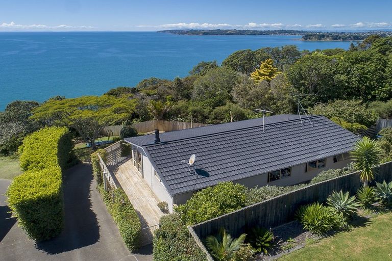 Photo of property in 106 Vipond Road, Stanmore Bay, Whangaparaoa, 0932