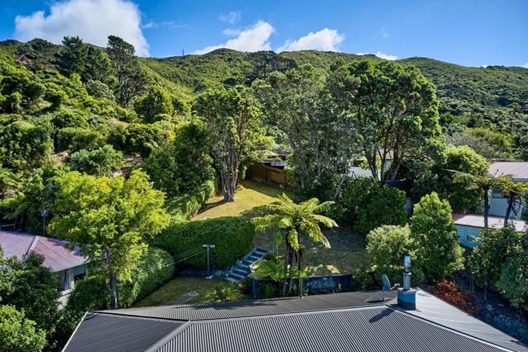 Photo of property in 24 Hollies Crescent, Johnsonville, Wellington, 6037