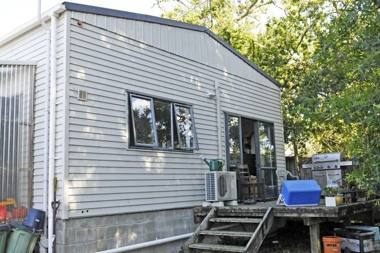 Photo of property in 127 Lancaster Road, Beach Haven, Auckland, 0626