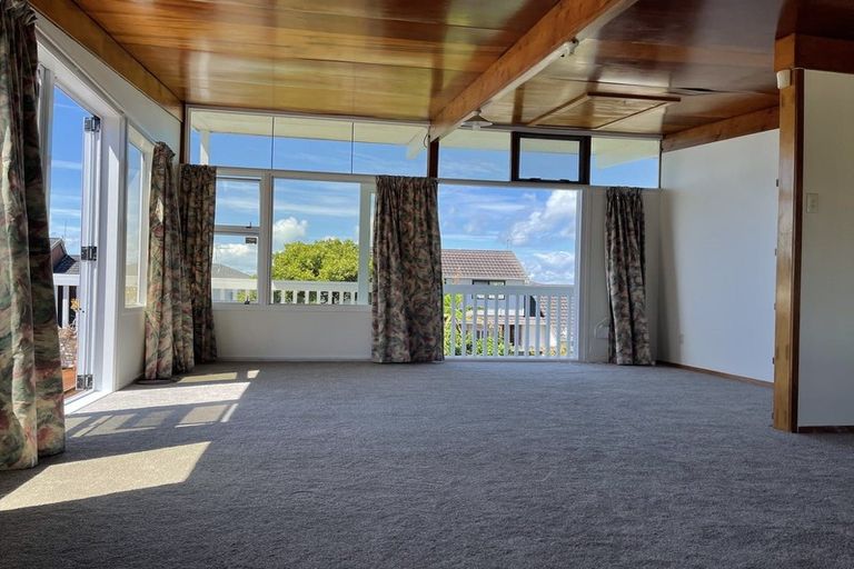 Photo of property in 81 Forrest Hill Road, Milford, Auckland, 0620