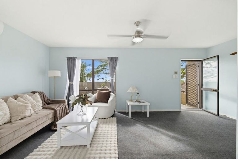 Photo of property in 35 Danube Lane, Glen Eden, Auckland, 0602