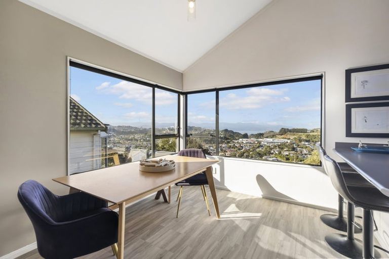 Photo of property in 7 Meadowcroft Grove, Johnsonville, Wellington, 6037