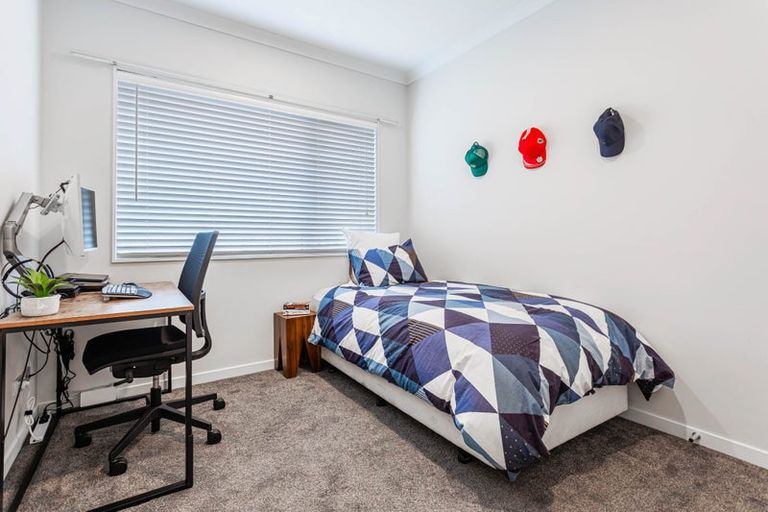 Photo of property in 6 Kahika Grove, Huapai, Kumeu, 0810