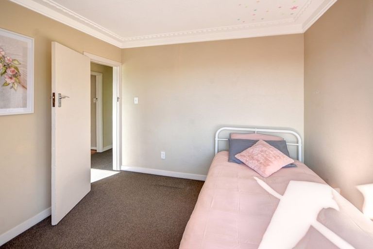 Photo of property in 37 Easther Crescent, Kew, Dunedin, 9012