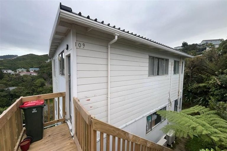 Photo of property in 109 Dowse Drive, Maungaraki, Lower Hutt, 5010