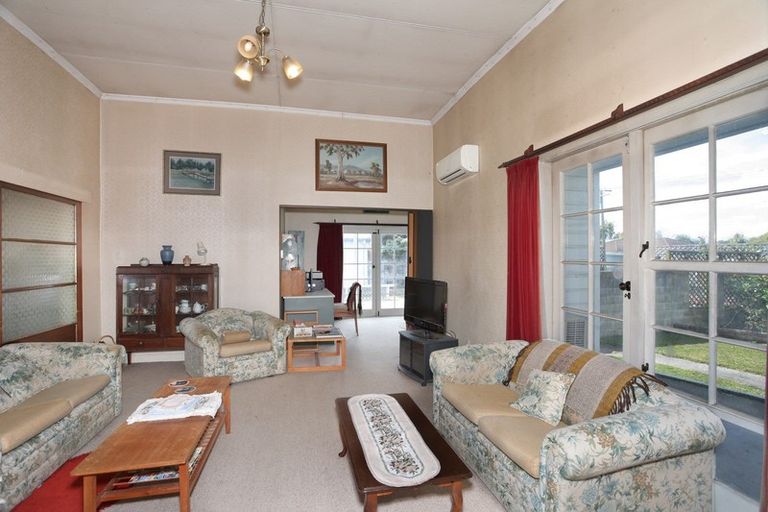 Photo of property in 30 Cuba Street, Marton, 4710