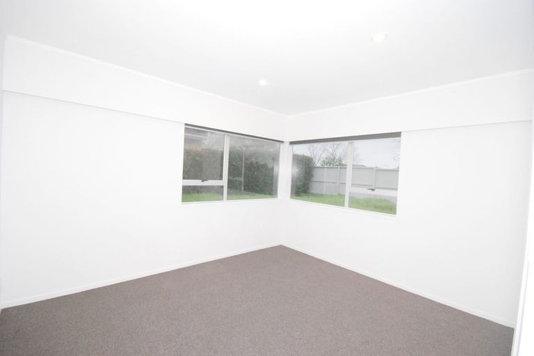 Photo of property in 2/19 Fortunes Road, Half Moon Bay, Auckland, 2012