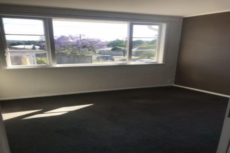 Photo of property in 7 Kiernan Place, Kelston, Auckland, 0602