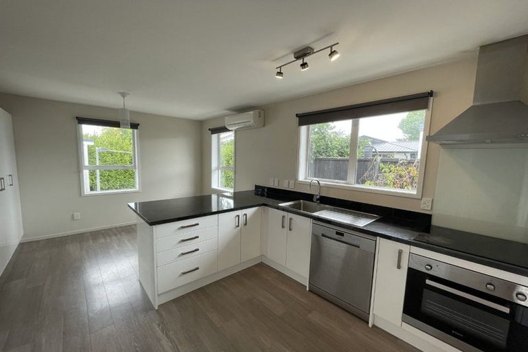 Photo of property in 2/7b Camrose Place, Ilam, Christchurch, 8041