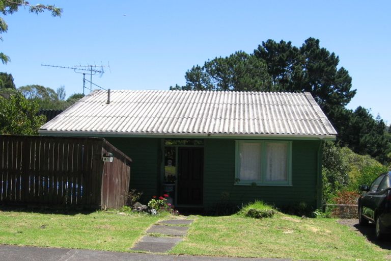 Photo of property in 81 Taurus Crescent, Beach Haven, Auckland, 0626