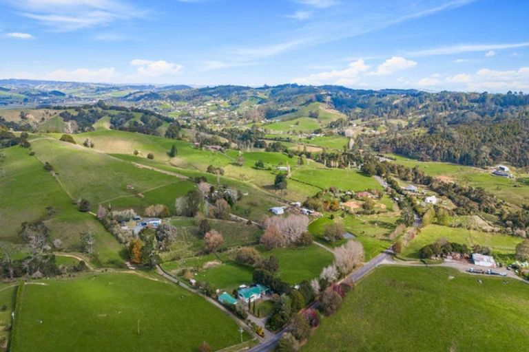 Photo of property in 124 Kanohi Road, Kaukapakapa, 0873