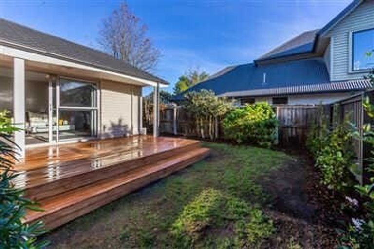 Photo of property in 2/9 Somme Street, St Albans, Christchurch, 8014