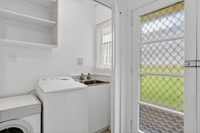 Photo of property in 1/7 Dakota Avenue, Beach Haven, Auckland, 0626