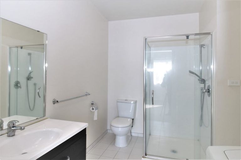 Photo of property in 2/7 Kelvin Hart Drive, East Tamaki, Auckland, 2013