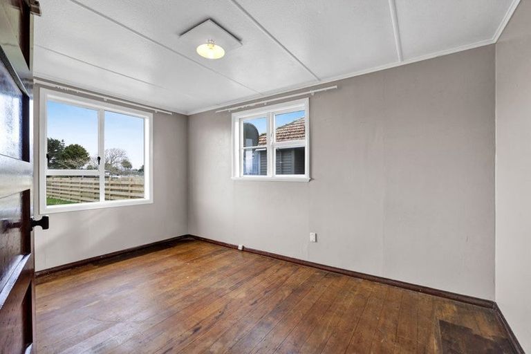 Photo of property in 31 Wilson Street, Waverley, 4510