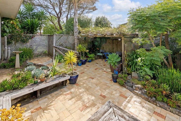 Photo of property in 34 Lochend Place, Highland Park, Auckland, 2010