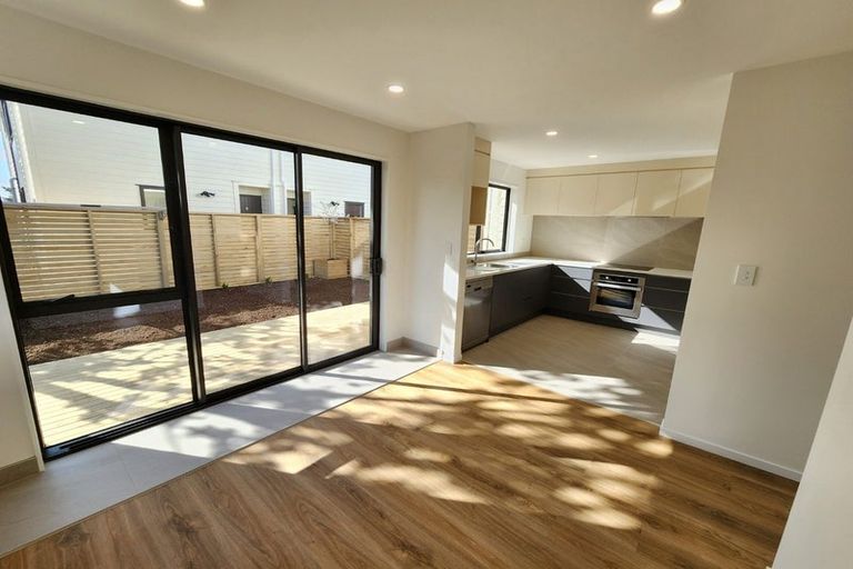 Photo of property in 10/25 Manse Road, Pahurehure, Papakura, 2113