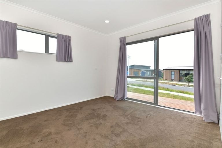 Photo of property in 19 Resolution Drive, Gulf Harbour, Whangaparaoa, 0930