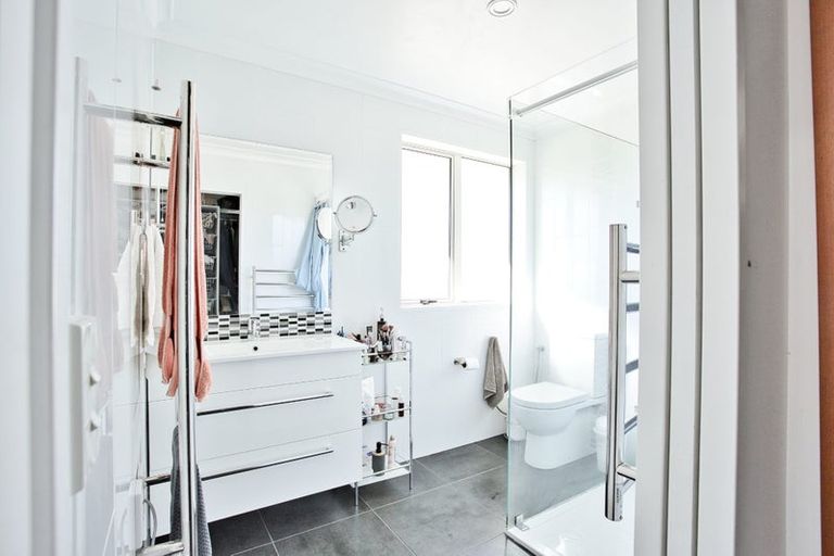 Photo of property in 41 Broadhaven Avenue, Parklands, Christchurch, 8083