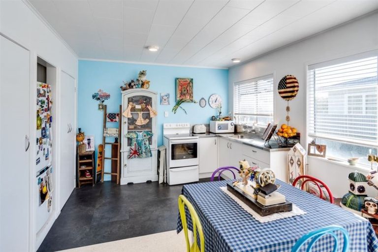 Photo of property in 2/8 Downing Avenue, Pirimai, Napier, 4112