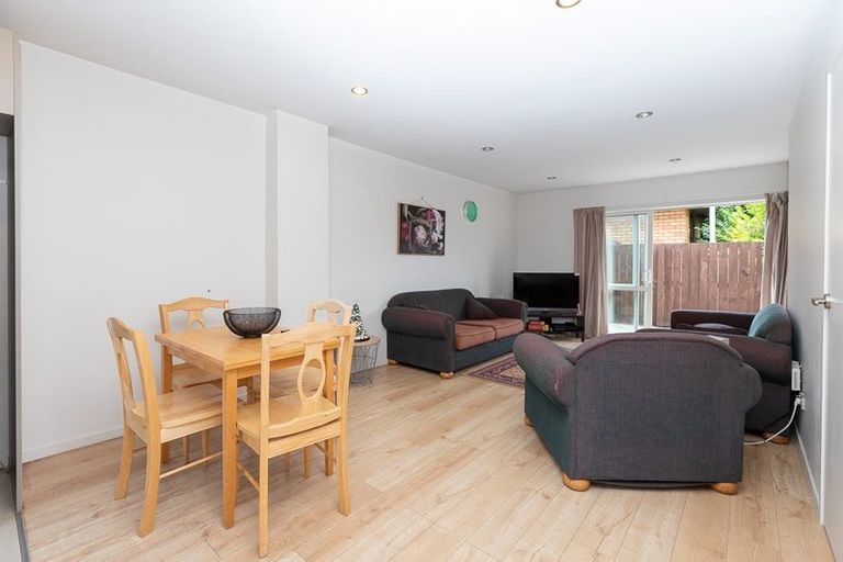 Photo of property in 2/4 Littler Place, Hamilton East, Hamilton, 3216