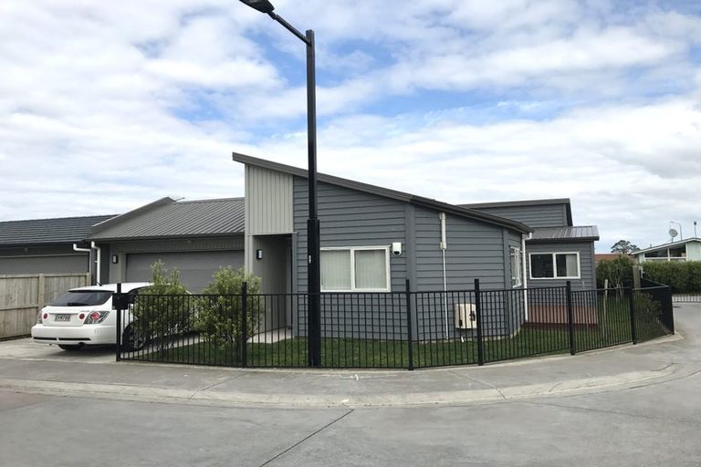 Photo of property in 13 Karetai Crescent, Favona, Auckland, 2024